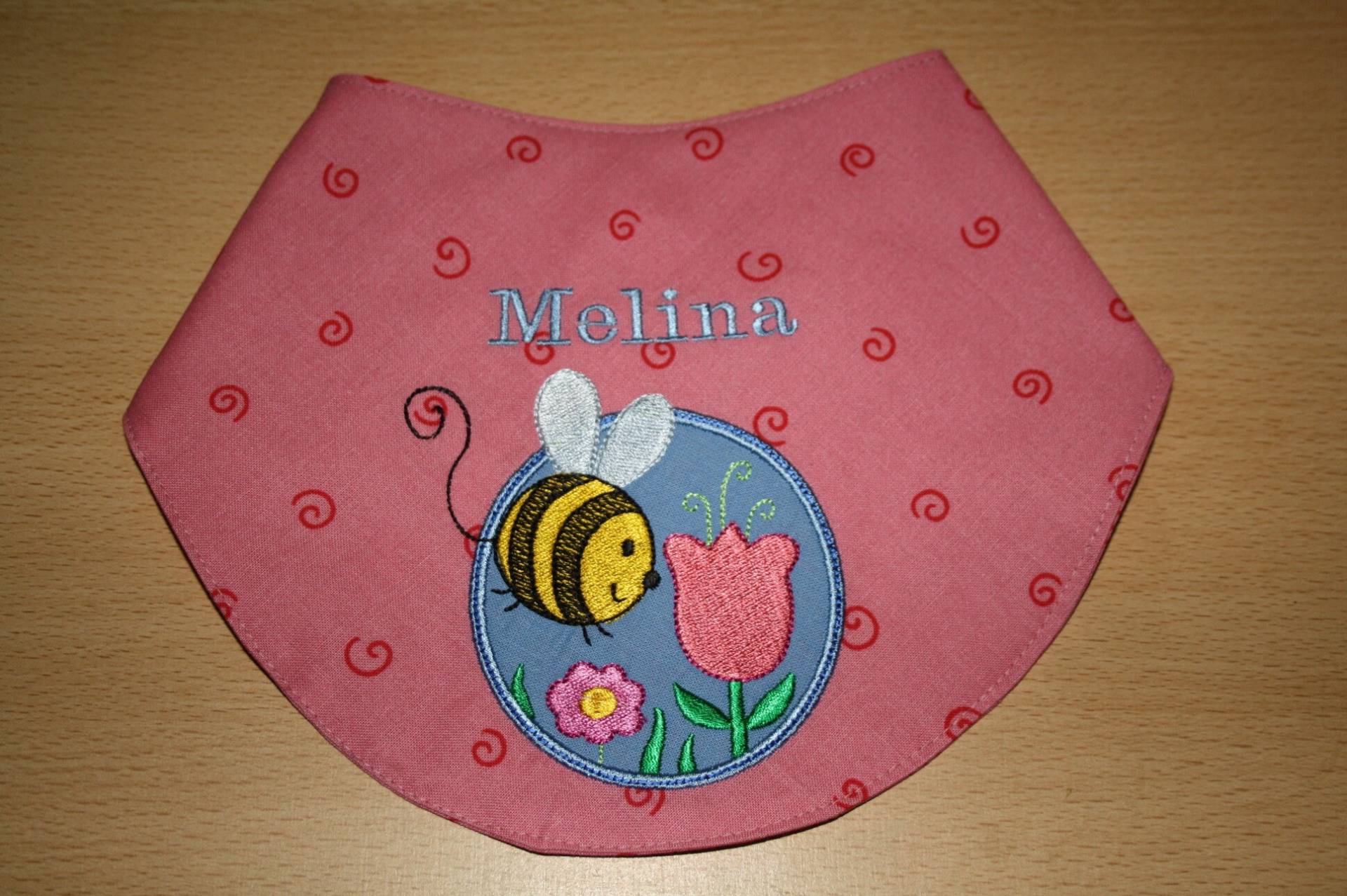 Halstuch Lätzchen Biene Bienchen Mit Namen W268 Halstuch Lätzchen Biene Bienchen Mit Namen W268 von Etsy - DieWichtelstickerei