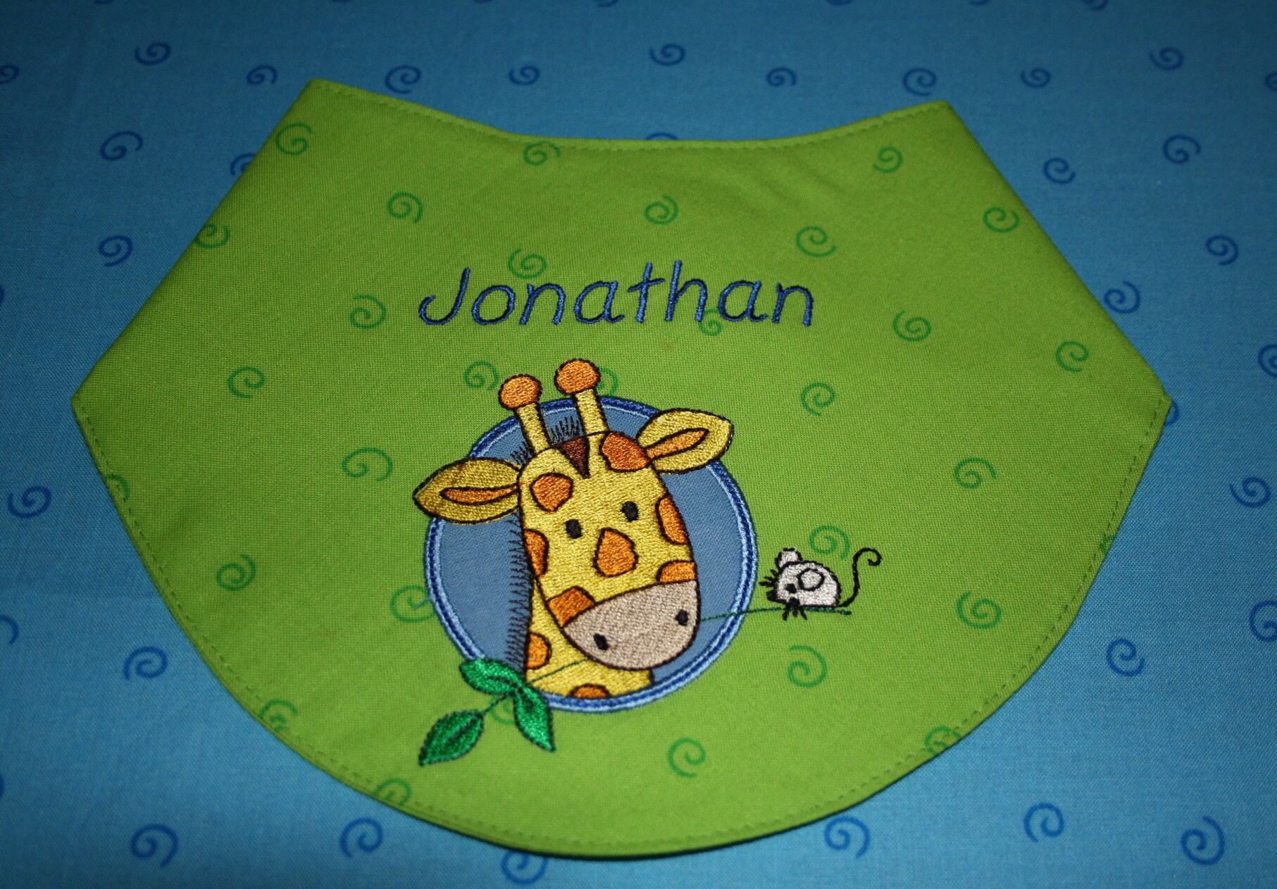Halstuch Lätzchen Giraffe Mäuschen Mit Namen W250 Halstuch Lätzchen Giraffe Mäuschen Mit Namen W250 von Etsy - DieWichtelstickerei