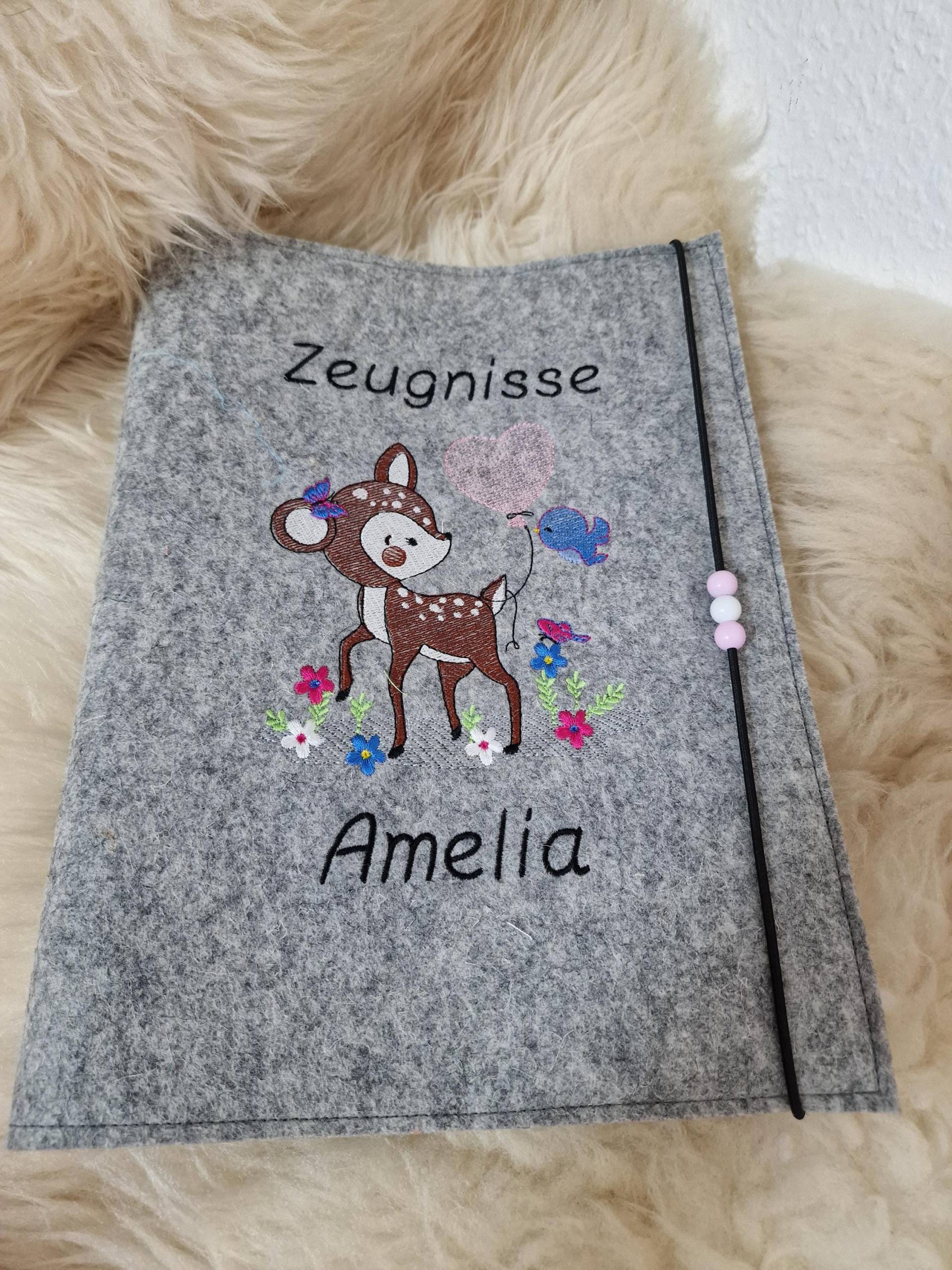Zeugnismappe Reh Herzluftballon Vögelchen Wollfilz Mit Namen W85 Zeugnismappe Reh Herzluftballon Vögelchen Wollfilz Mit Namen W85 von Etsy - DieWichtelstickerei