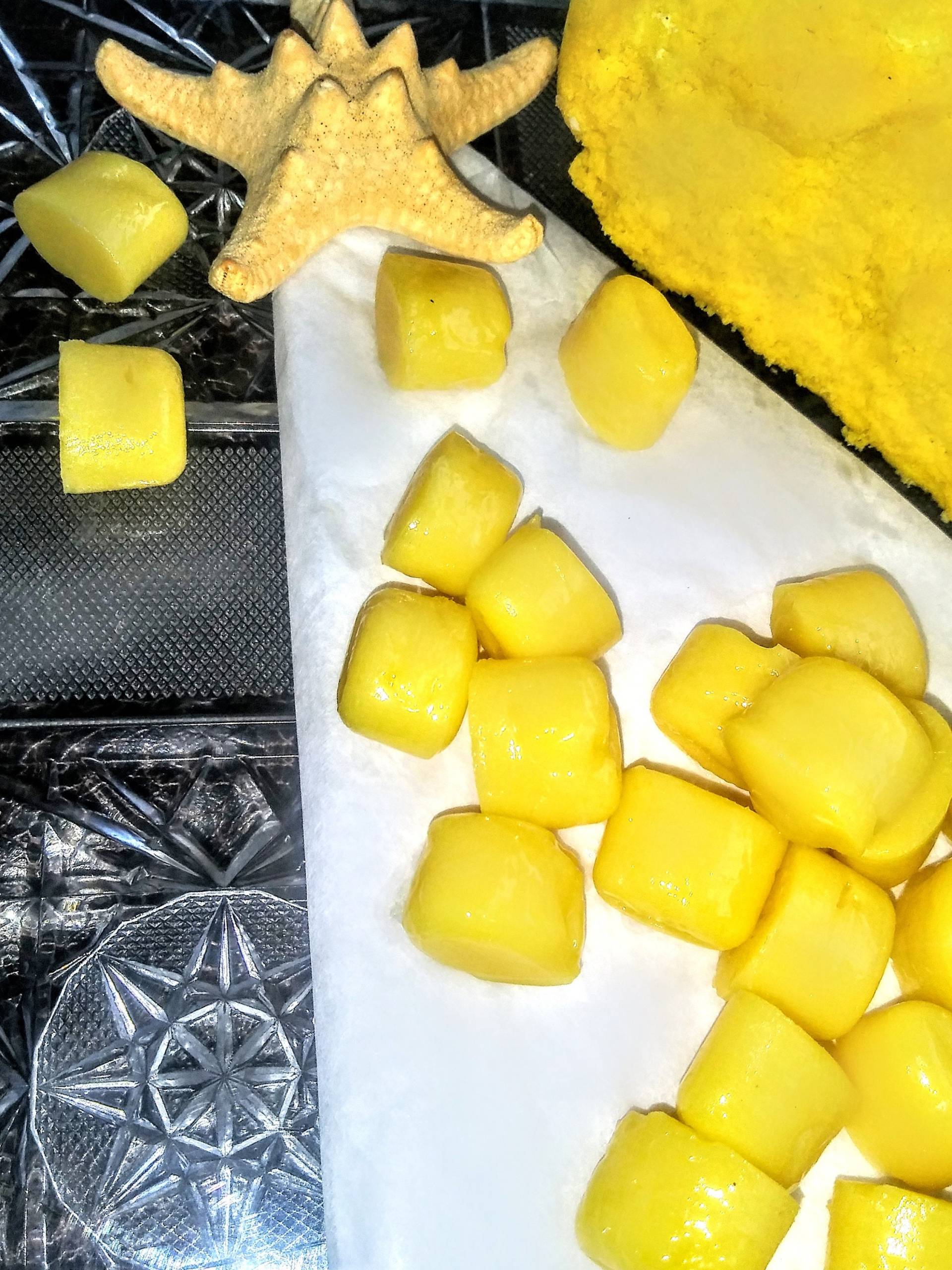 Shea Butter Ans Bienenwachs Nuggets von Etsy - DignityEsthetics