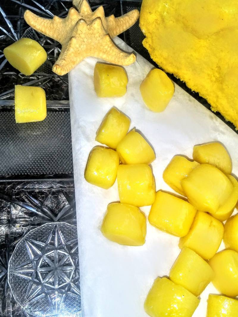 Shea Butter Ans Bienenwachs Nuggets von Etsy - DignityEsthetics