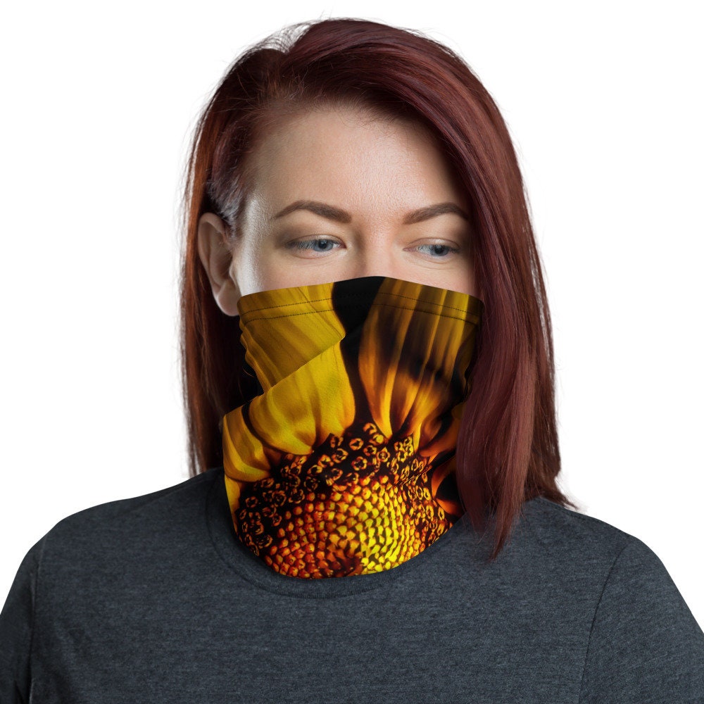 Halstuch, Gesichtsmasken, Schwarz, Gold, Sonnenblume, Stirnbänder, Halswärmer, Bandana, Floral, Einzigartiges Design, Armband Halstuch, Gesichtsmasken, Schwarz, Gold, Sonnenblume, Stirnbänder, Halswärmer, Bandana, Floral, Einzigartiges Design, Armband von Etsy - DistortedRainbowsArt