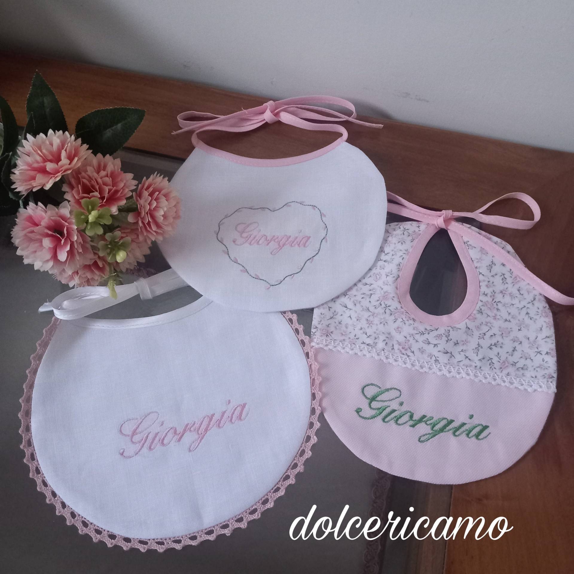 Personalisiertes Lätzchen-Set Personalisiertes Lätzchen-Set von Etsy - DolcericamoMA
