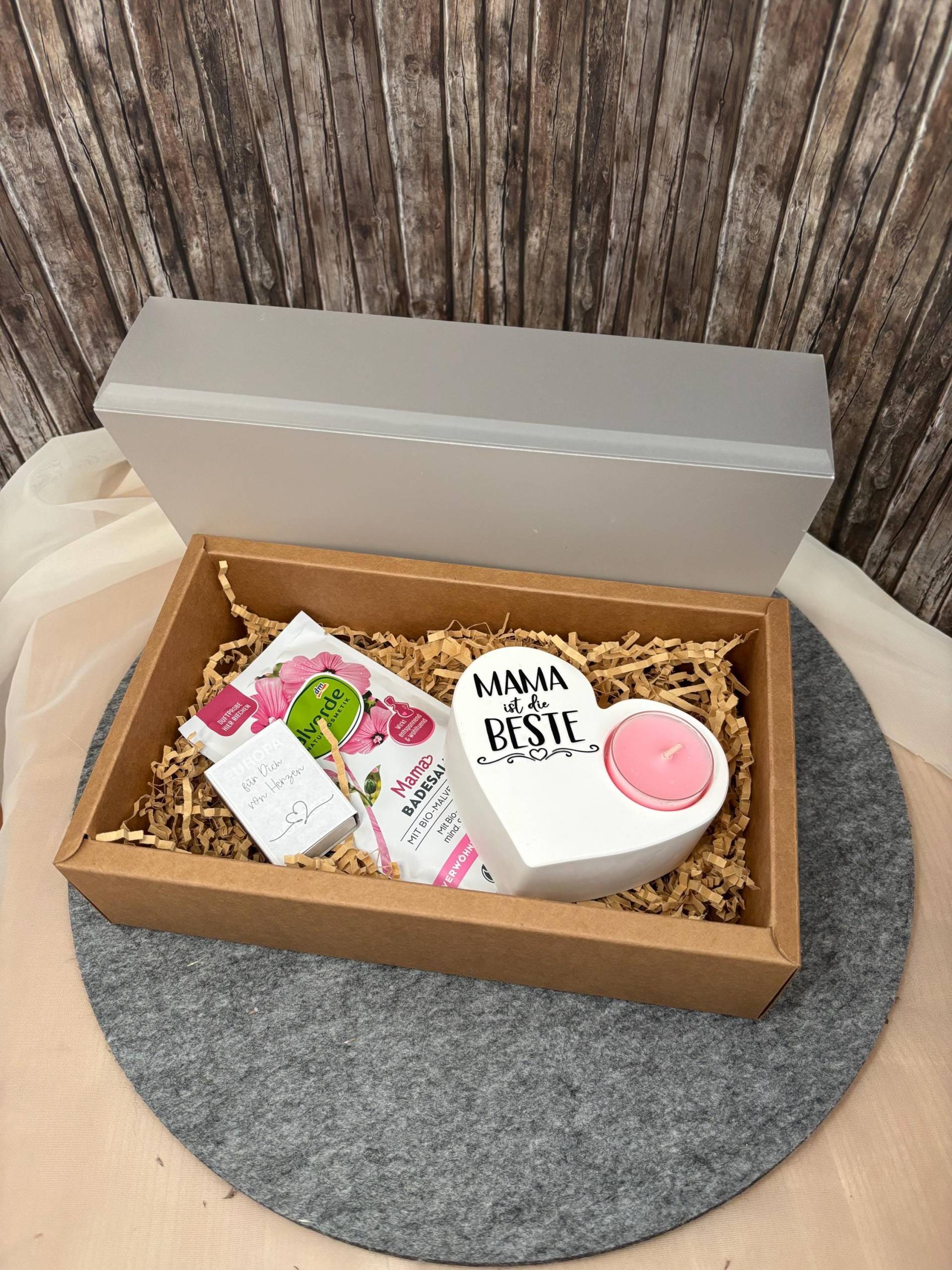 Geschenk Zum Muttertag | Geschenkbox Teelichthalter Herz Alverde Badesalz Mama von Etsy - Dorfgiesserei