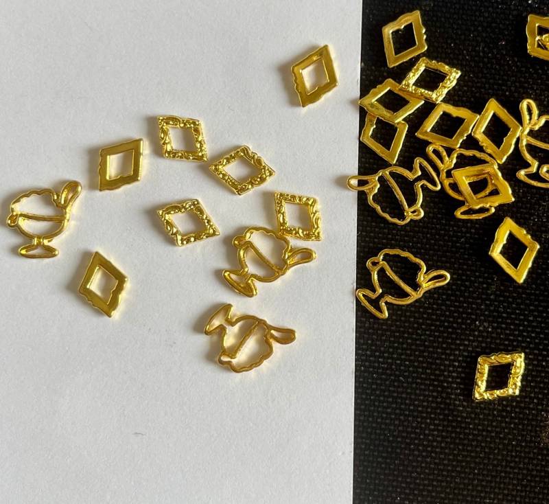 5 Stk Mini Golden Metall Raute Rahmen Und 4 Eis Nagel Charm Ohrstecker Uv Gel Art Diy Charms Schmuck Accessoires von Etsy - DorraDesign