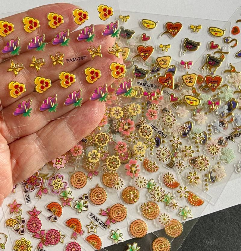 Geprägte 3D Nail Sticker, Blumen Motive Diamant Katze Butter Fliegen Buchstaben Gold Art Aufkleber, Selbstklebende Nagel Tattoos von Etsy - DorraDesign
