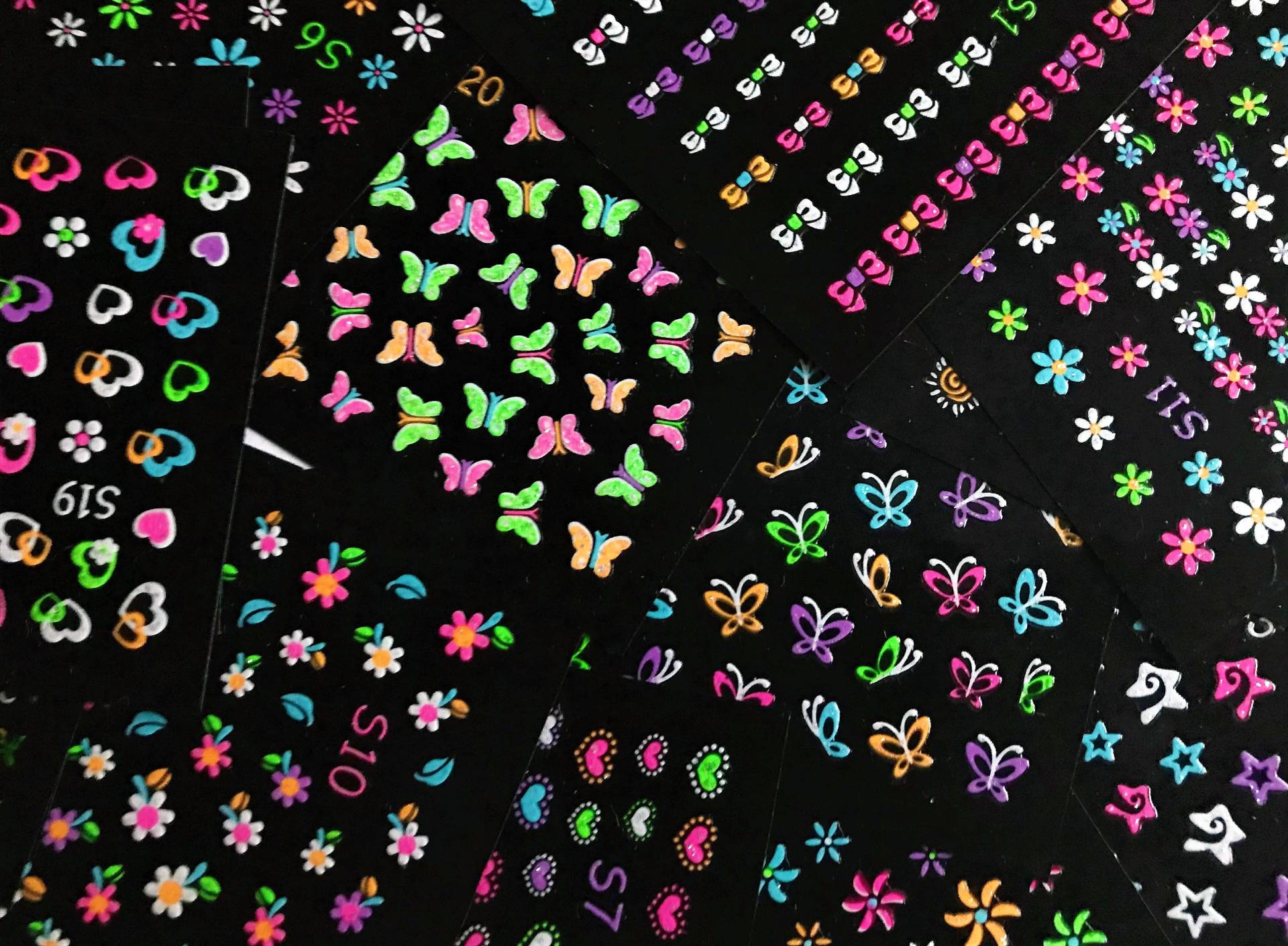 Leuchtende Fluoreszierende 3D Nagel Aufkleber Schmetterling Blume Stern Cartoon Dekoration Aufkleber, Glühen in Der Dunklen Klebstoff von Etsy - DorraDesign