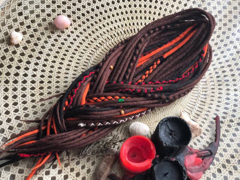 Doppelendige, Einseitige Dreads Aus Dunkelbrauner Und Schwarz-Oranger Wolle Merino Dreadlocks von Etsy - DreadsByHolly