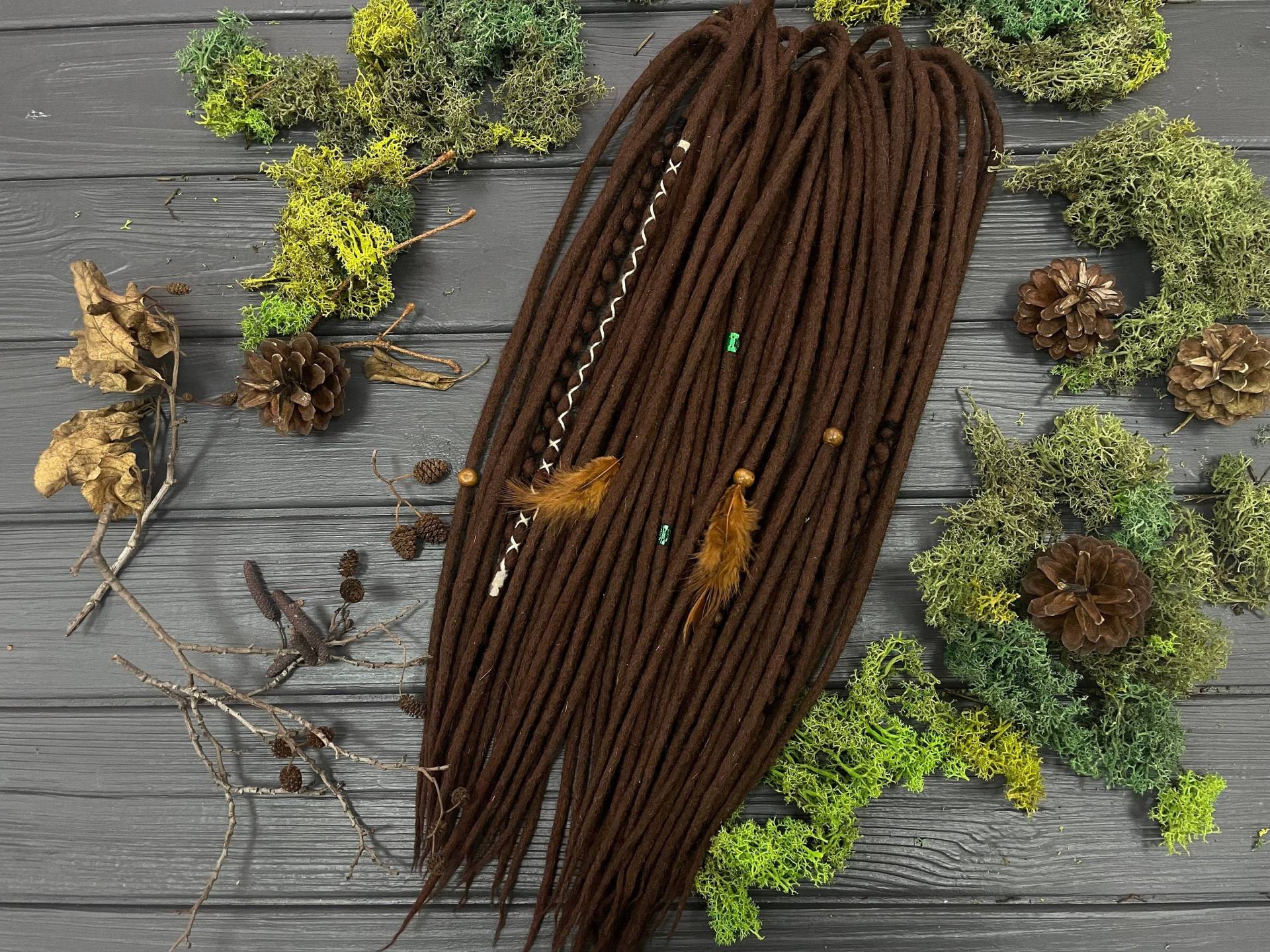 Doppelendige Dreads Aus Brauner Wolle Mit Kostenlosen Akzenten Im Boho-stil Holzperlen Umwickelt Doppelendige Dreads Aus Brauner Wolle Mit Kostenlosen Akzenten Im Boho-stil Holzperlen Umwickelt von Etsy - DreadsForest