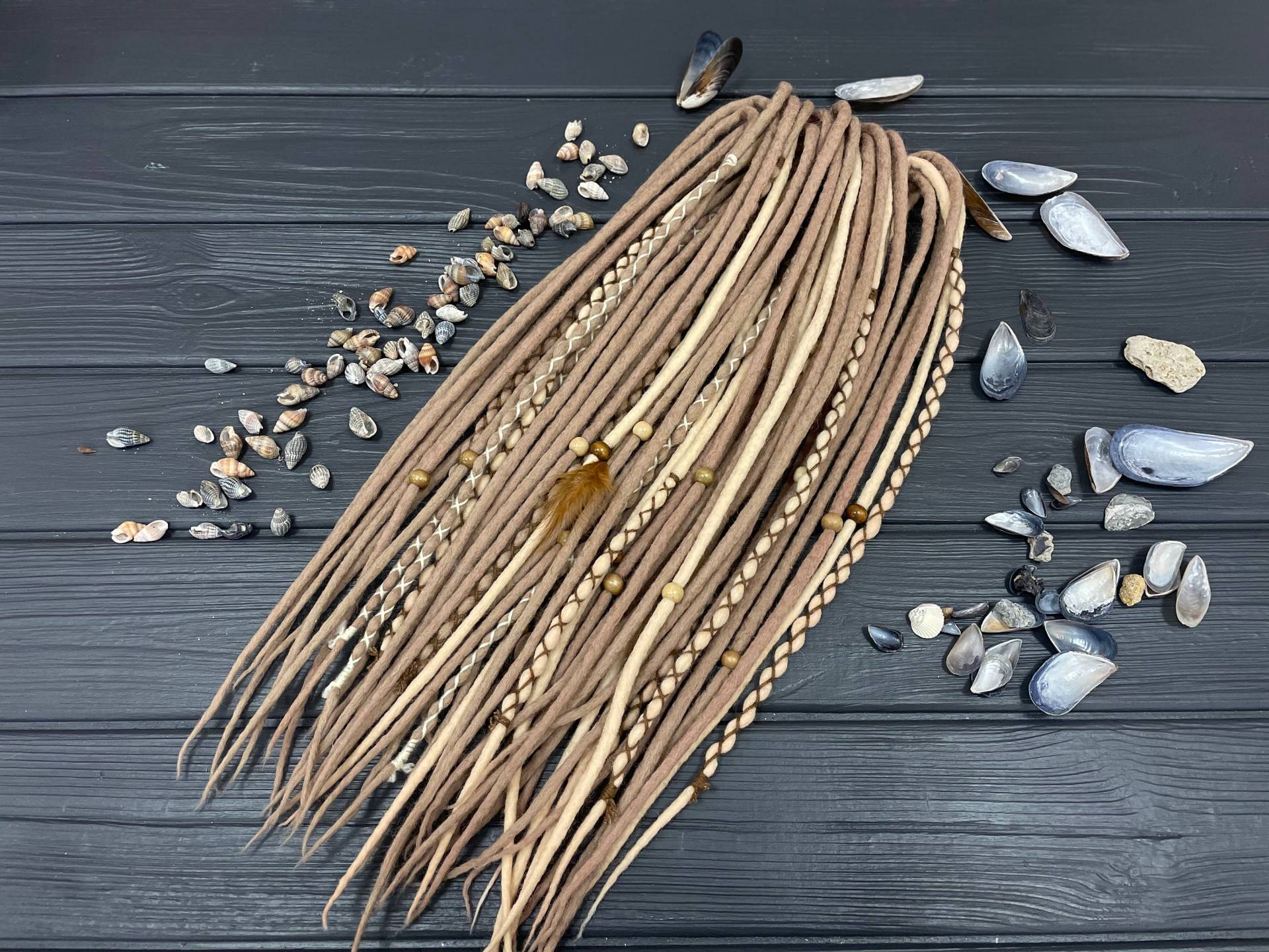 Doppelendige Dreads Aus Dunkelblonder Und Hellblonder Wolle Mit Kostenlosen Holzperlen Doppelendige Dreads Aus Dunkelblonder Und Hellblonder Wolle Mit Kostenlosen Holzperlen von Etsy - DreadsForest