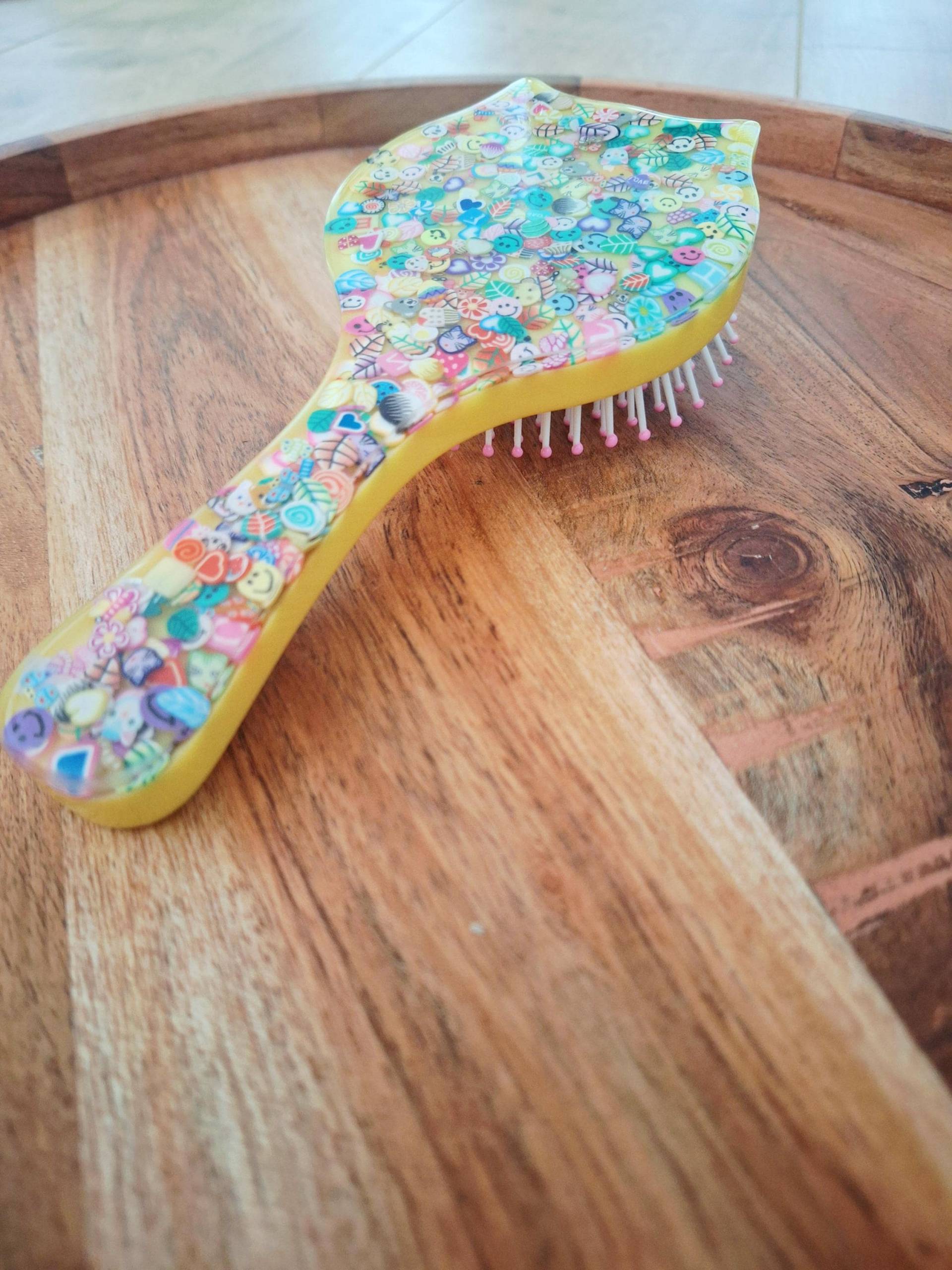 Schöne Haarbürste Schöne Haarbürste von Etsy - DreamteamArts