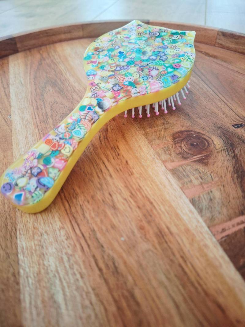Schöne Haarbürste Schöne Haarbürste von Etsy - DreamteamArts