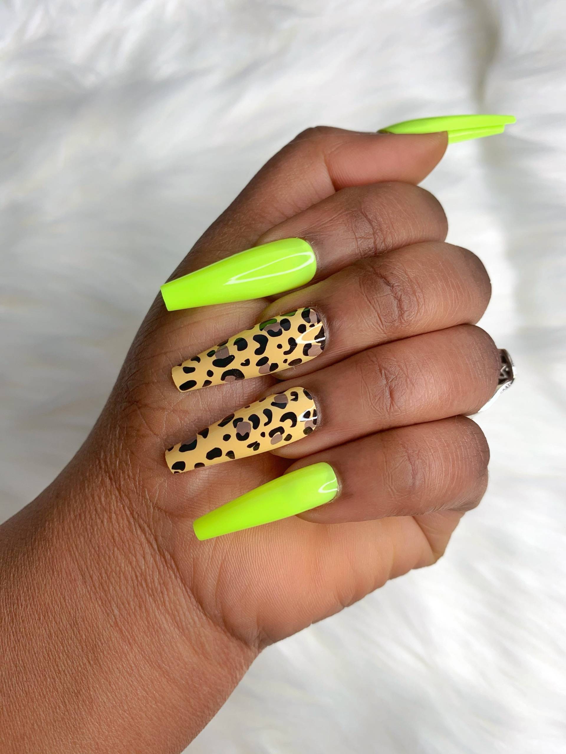 Gepard Set - Neon Grün Glänzend Leopard Print Druck Auf Nägel Stick On Nails Gepard Set - Neon Grün Glänzend Leopard Print Druck Auf Nägel Stick On Nails von Etsy - DrosseNails