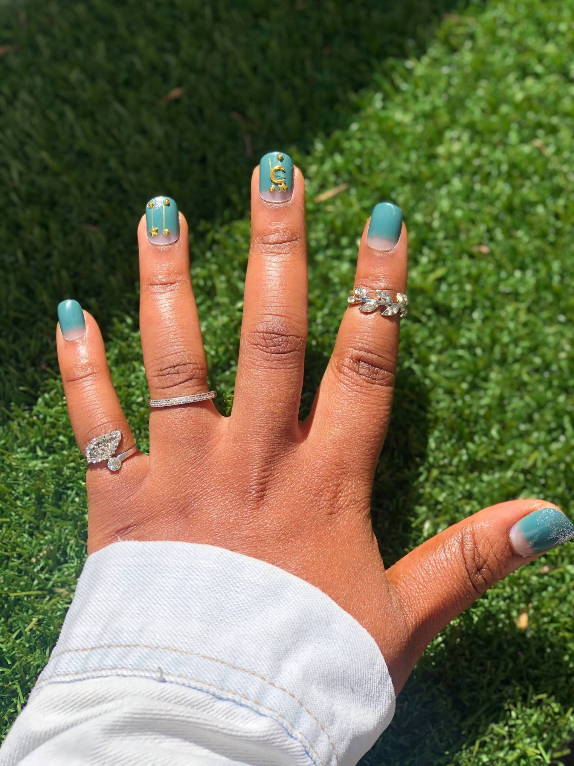 Grüne Sterne | Kurzes Grünes Drücken Auf Nägel Grüne Sterne | Kurzes Grünes Drücken Auf Nägel von Etsy - DrosseNails