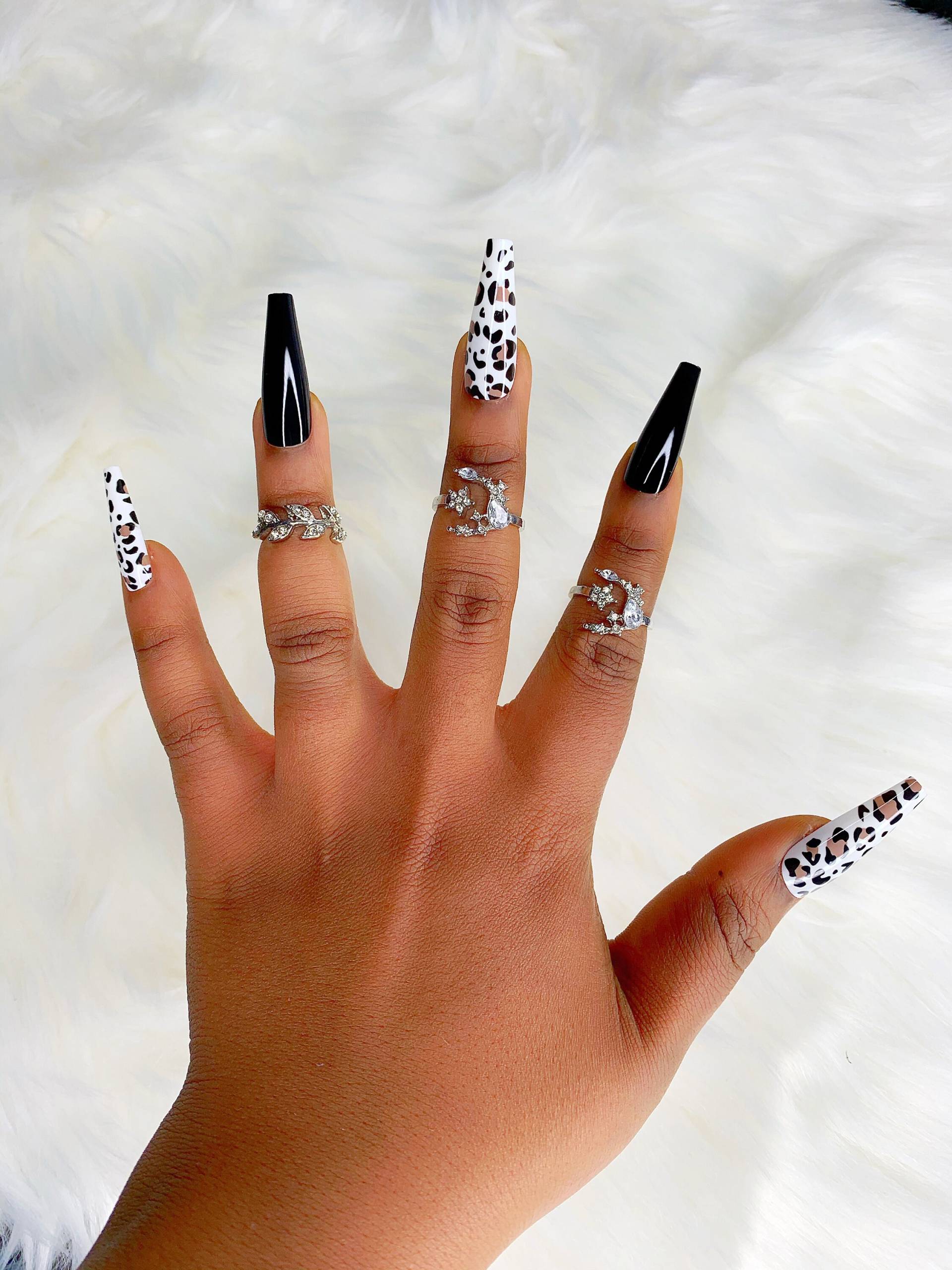 Schwarze Glänzende Leopard Print Nägel - Langer Sarg, 24 Stück Schwarze Glänzende Leopard Print Nägel - Langer Sarg, 24 Stück von Etsy - DrosseNails