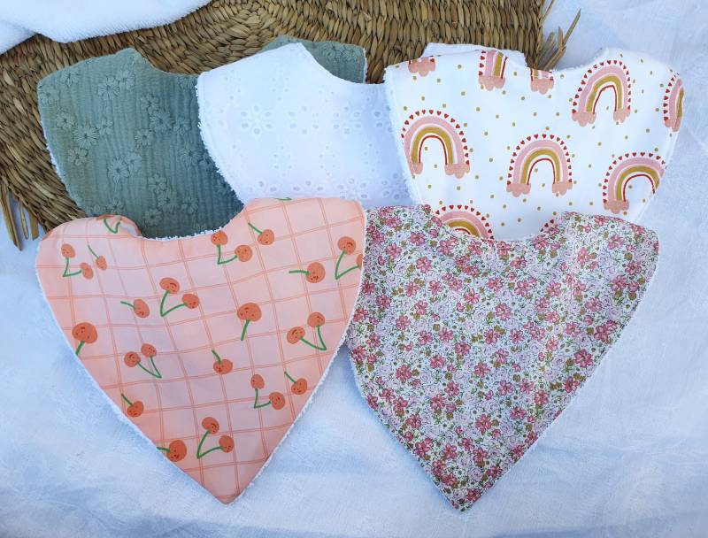 Bandana-Lätzchen - Kirschen Baby-Lätzchen Kinder-Lätzchen Baby-Bandana Kirsch-Lätzchen Neugeborenen-Mädchen-Lätzchen Regenbogen Neugeborenes von Etsy - DustyRoseCouture