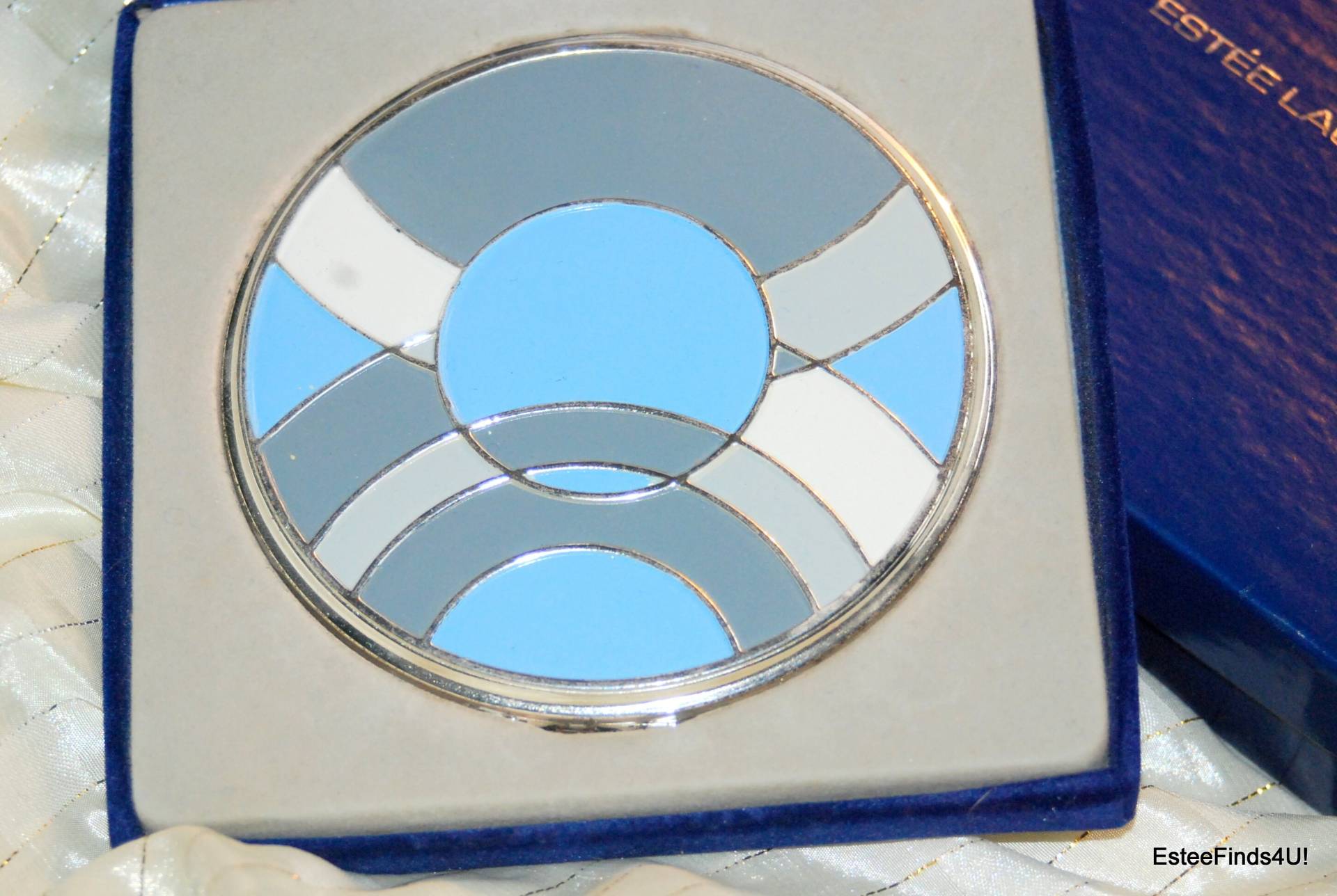 Art Deco Compact Mibb Von 1969 Ein Seltenes Sammlerstück Art Deco Compact Mibb Von 1969 Ein Seltenes Sammlerstück von Etsy - ESTEEFINDS4U