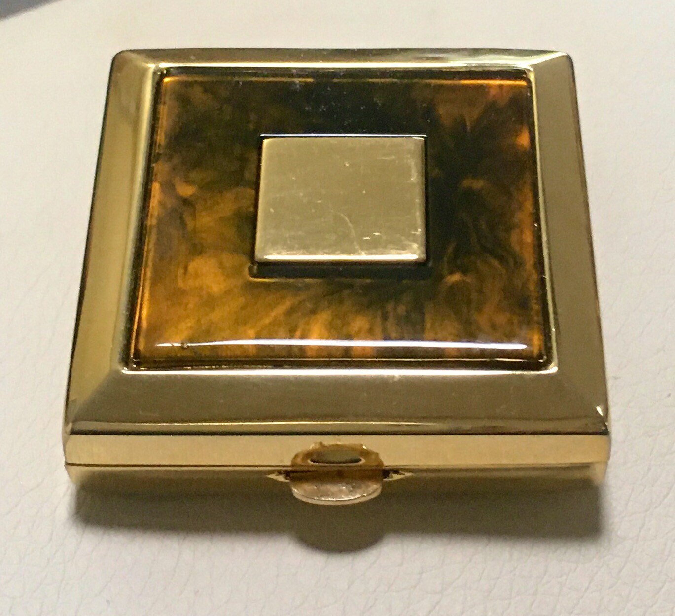 Seltene Estée Lauder Schokolade Box Compact Seltene Estée Lauder Schokolade Box Compact von Etsy - ESTEEFINDS4U