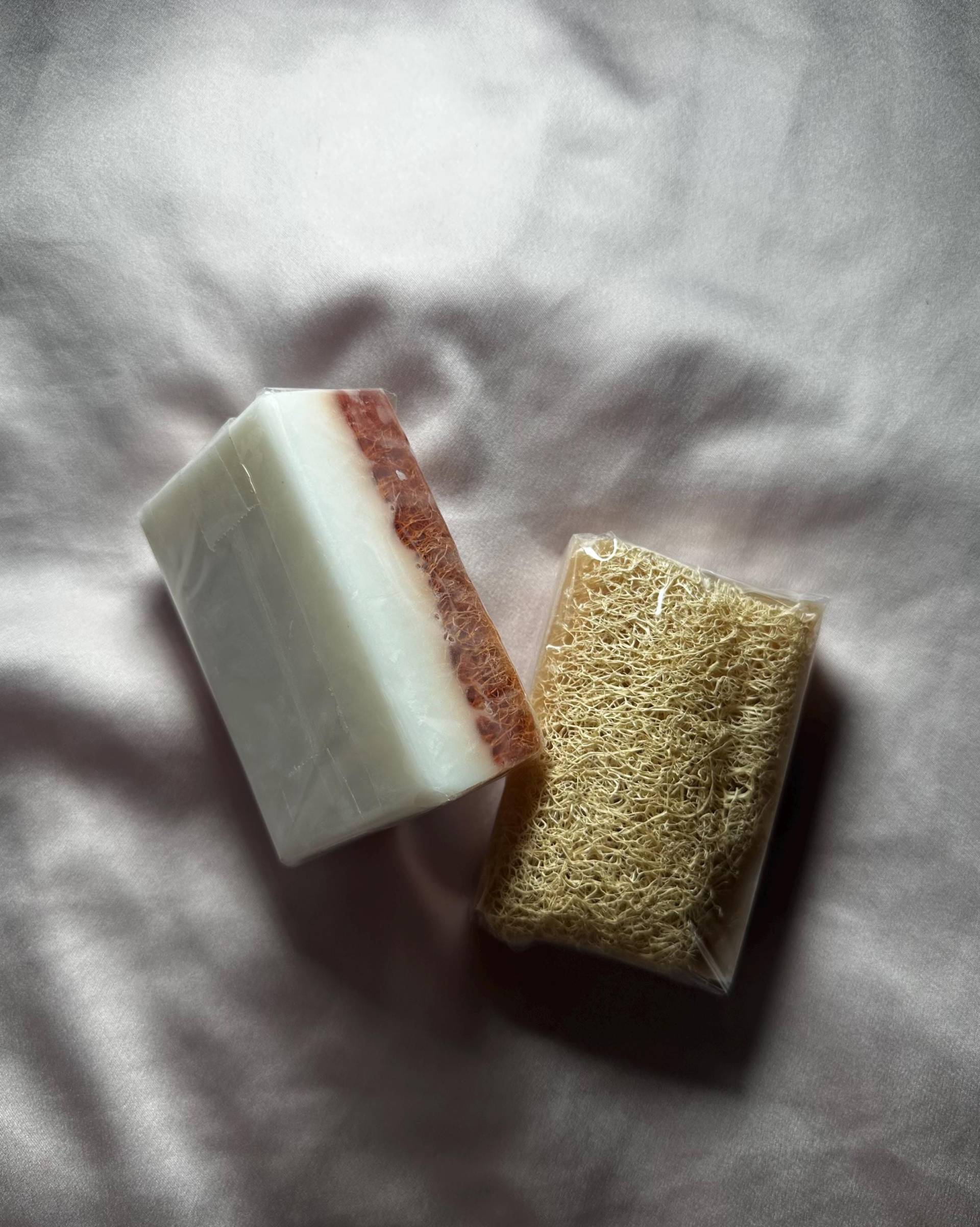 Natürliche Kürbisfaser Seife - Eselsmilch Mit Honig/Natural Pumpkin Fiber Donkeymilk With Honey Natürliche Kürbisfaser Seife - Eselsmilch Mit Honig/Natural Pumpkin Fiber Donkeymilk With Honey von Etsy - ESbelor