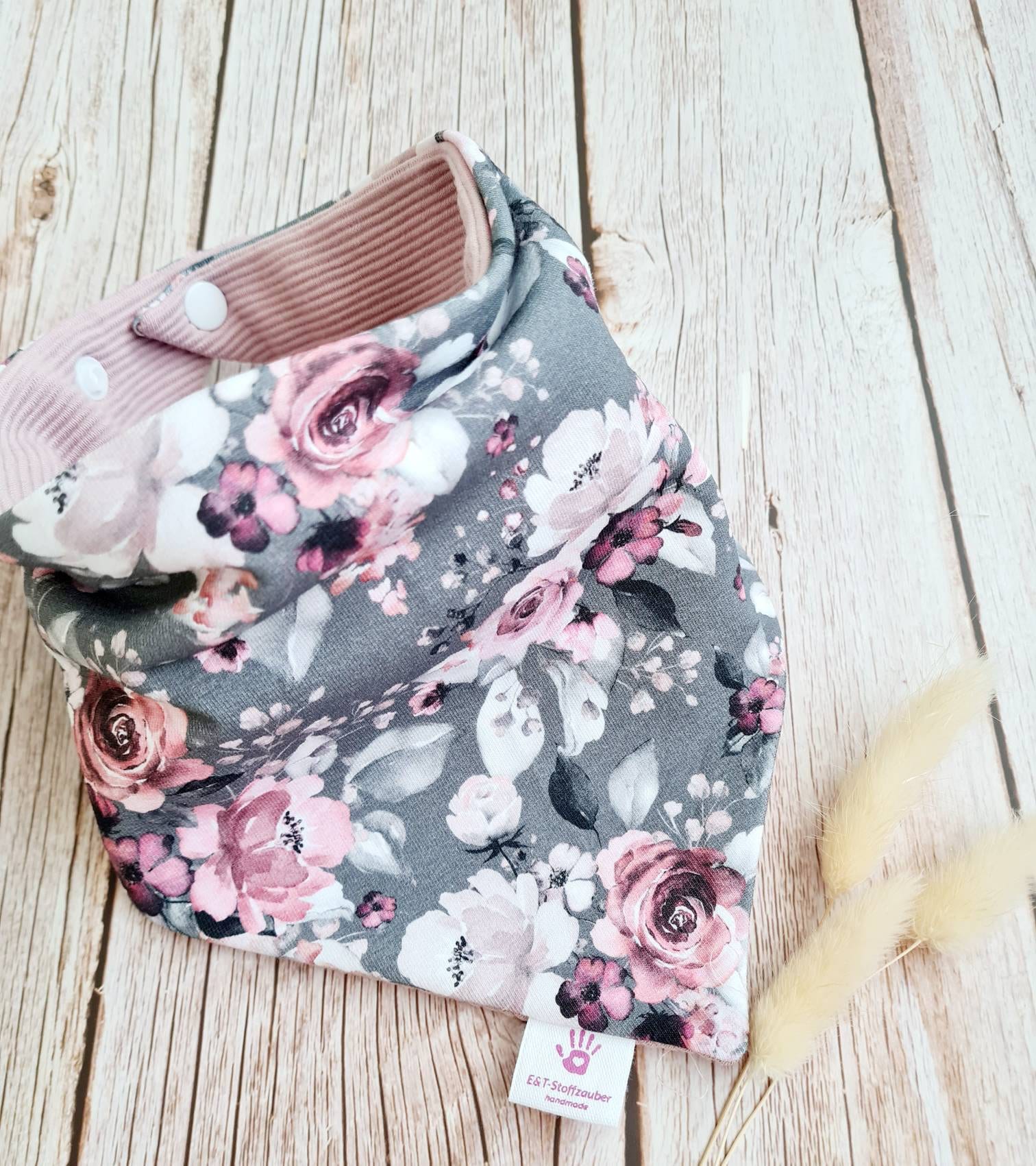 Halstuch Schal Dreieckstuch Blumen Rosen Grau Mädchen Baby 62 68 74 80 86 92 98 104 110 Handmade Halstuch Schal Dreieckstuch Blumen Rosen Grau Mädchen Baby 62 68 74 80 86 92 98 104 110 Handmade von Etsy - ETStoffzauber