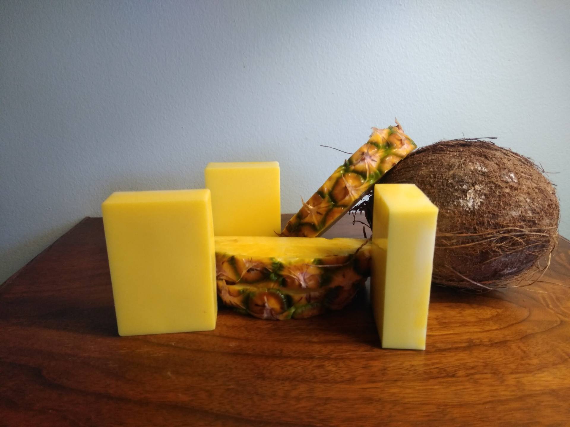 Ananas Kokosnuss Seife Ananas Kokosnuss Seife von Etsy - EarthtonesoapsCrafts
