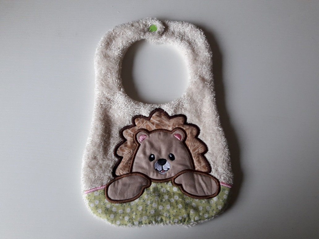 Lätzchen Mit Igel-Applikation Lätzchen Mit Igel-Applikation von Etsy - EasystitchShop