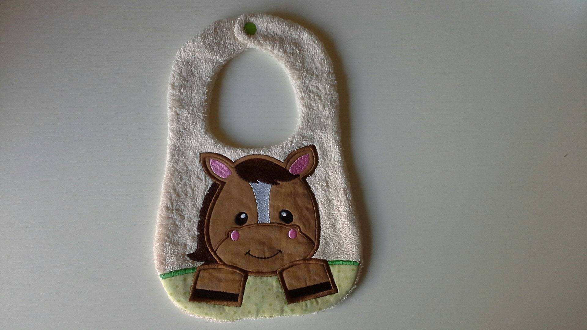Lätzchen Mit Pferde-Applikation Lätzchen Mit Pferde-Applikation von Etsy - EasystitchShop