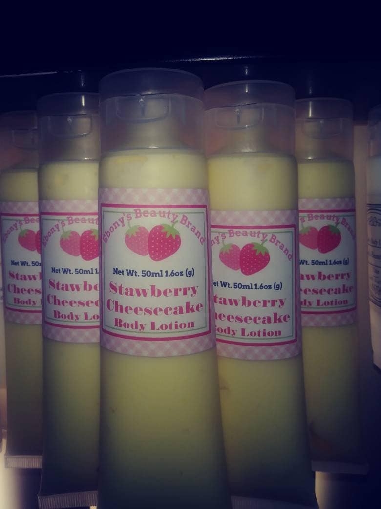 Erdbeer-Käsekuchen Körperbutter von Etsy - EbonysBeautyBrand