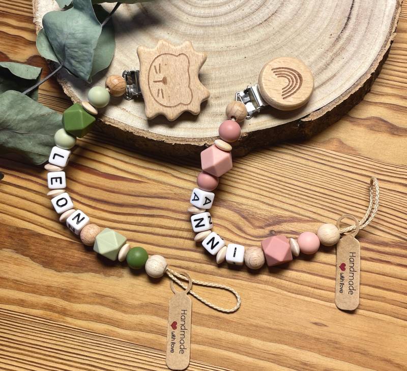 Schnullerkette Mit Namen/Jungen Mädchen Holzclip Personalisiert Altrosa Grün Blau Beige von Etsy - EdelGefaedelShop