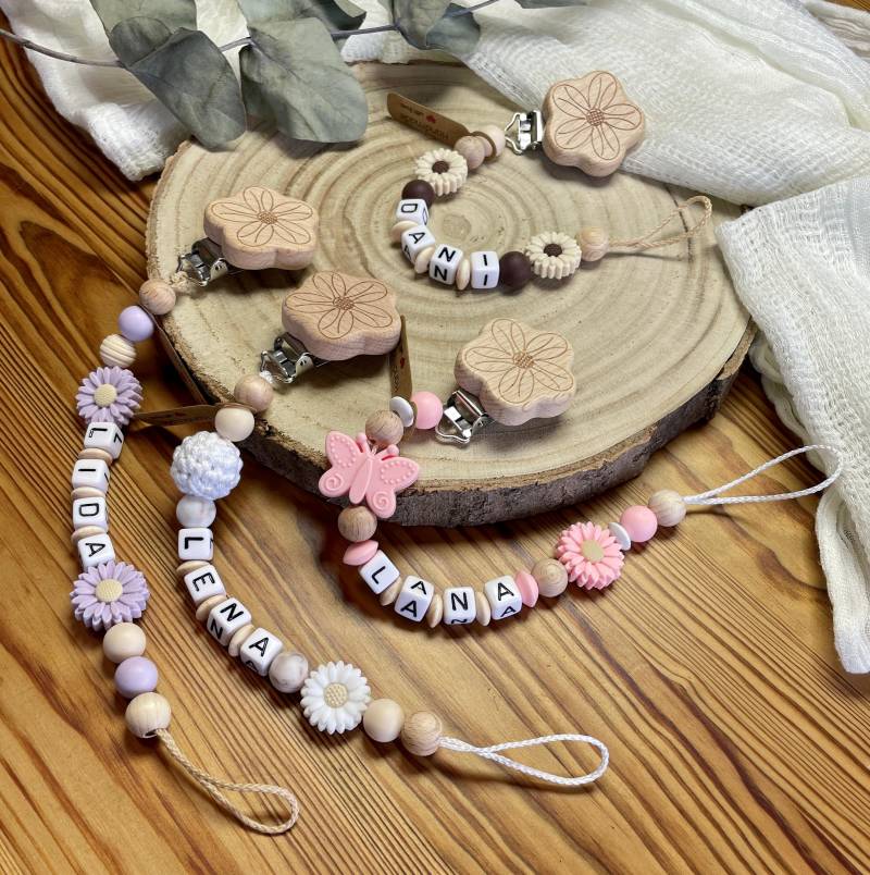 Schnullerkette Mit Namen Personalisiert/Blume Mädchen Junge Schmetterling Holzclip von Etsy - EdelGefaedelShop