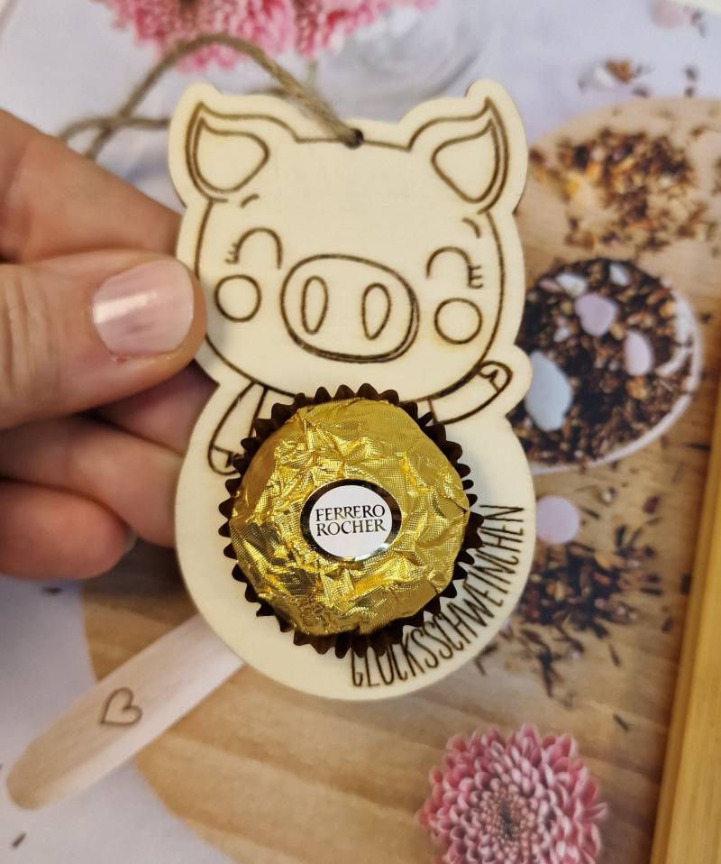 Süßes Giveaway Für Rocher Kugeln Mitbringsel Kleine Geschenke Schweinchen Glücksschwein von Etsy - ElasGeschenke