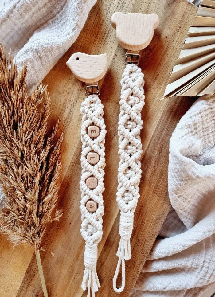 Schnullerkette | Makramee Neugeborenen-Geschenk Babyshower Geschenk Kette von Etsy - EllaMacrame