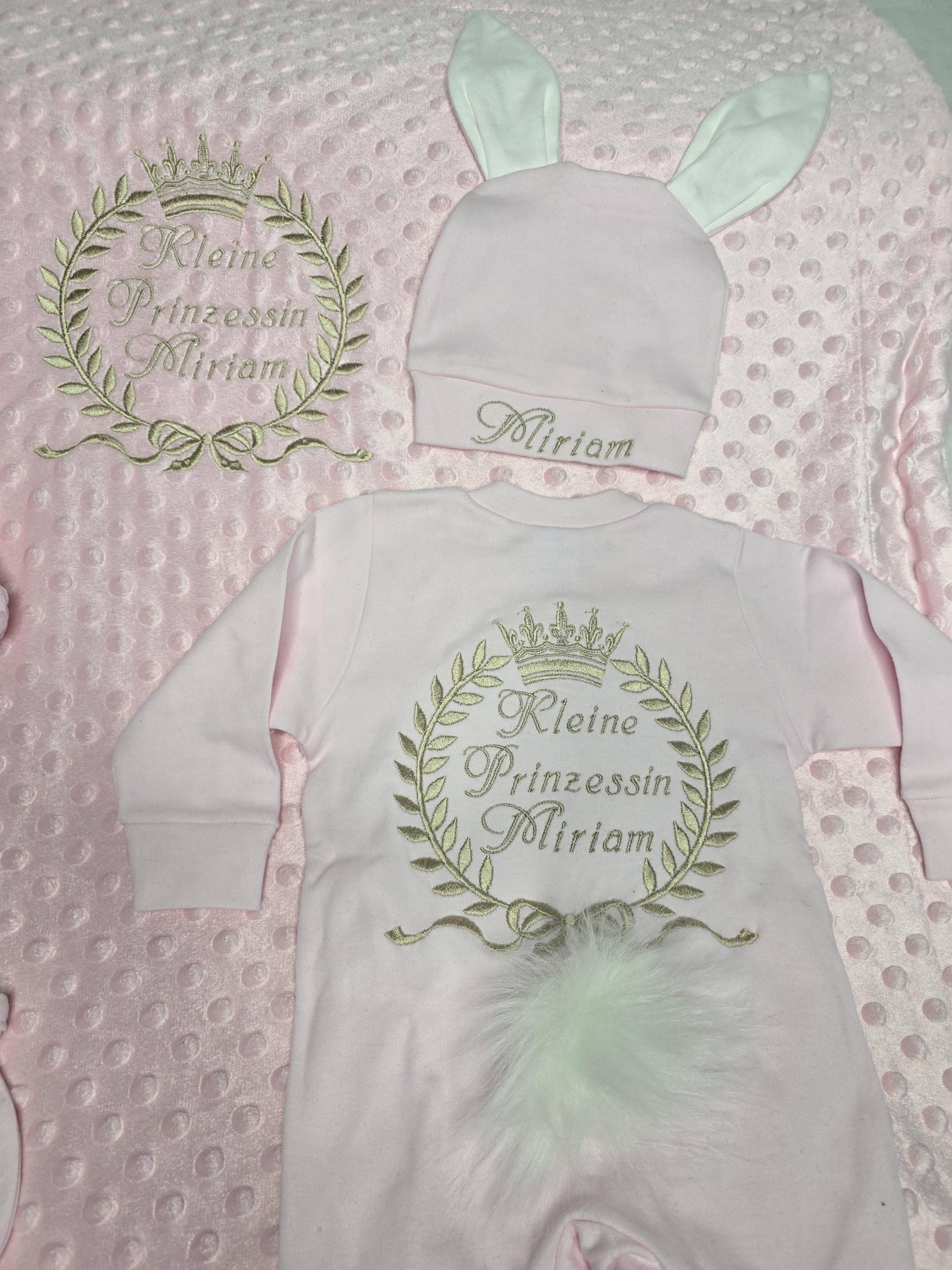 Baby Strampler Set Body Mit Namen Geburtstag Geschenk Für Schwangere Personalisiertes von Etsy - ElmasBoutiqueShop