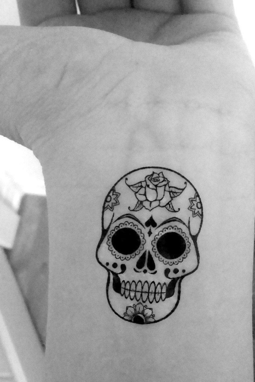 2 Totenköpfe/Schädel Temporäre Tattoos Handgelenk-Tattoos Tattoo Fake-Tattoo Vergängliches Schwarz 2 Totenköpfe/Schädel Temporäre Tattoos Handgelenk-Tattoos Tattoo Fake-Tattoo Vergängliches Schwarz von Etsy - ElyZeSHOP