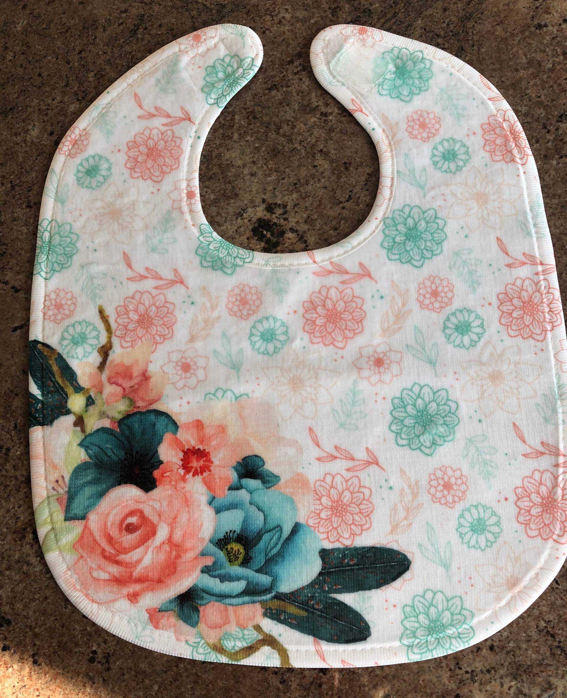 Floral Baby Lätzchen von Etsy - EmbroiderybyJoAnn