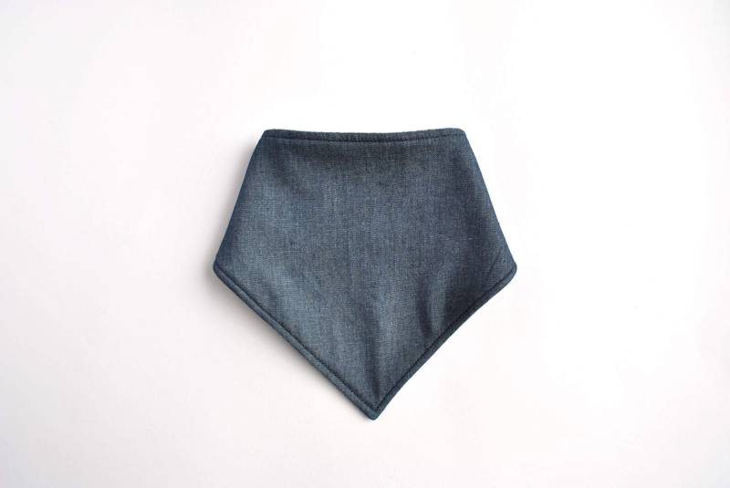Dark Denim Bandana Lätzchen. Unisex Lätzchen in Blau. Super Weiches Sabber Fleece Und Baumwolle Baby von Etsy - EmmaNealeHandmade