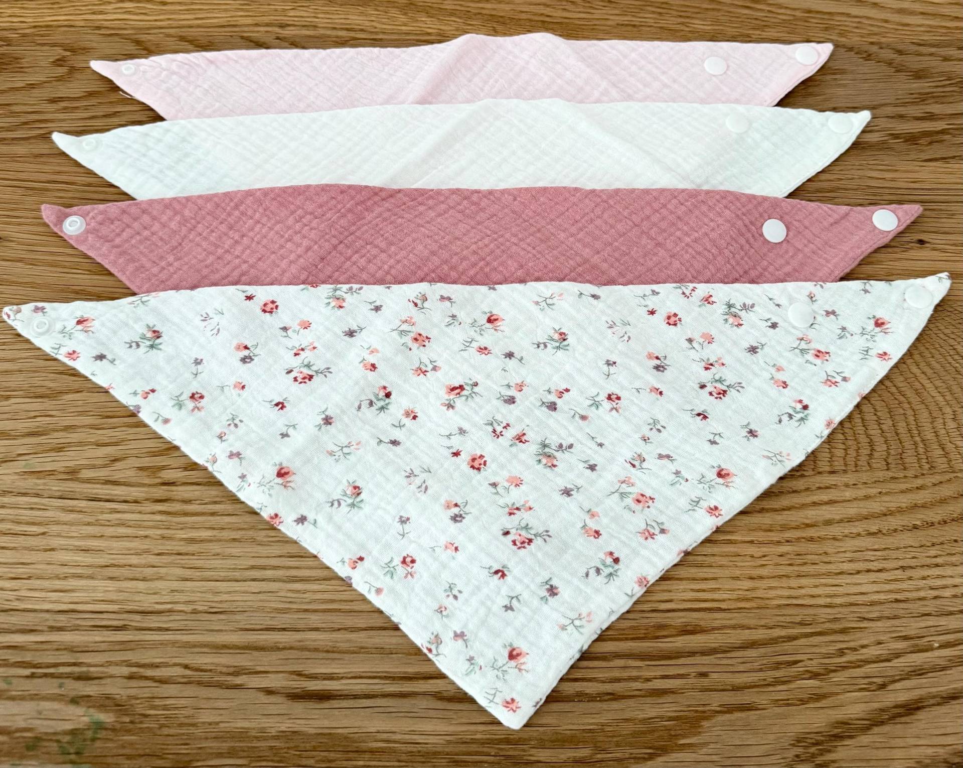 Dreieckstücher, Musselintuch Baby, Halstuch Dreieckstuch Babygeschenke, Baby Halstuch, Personalisiert, Latz von Etsy - EmmaundAntonShop