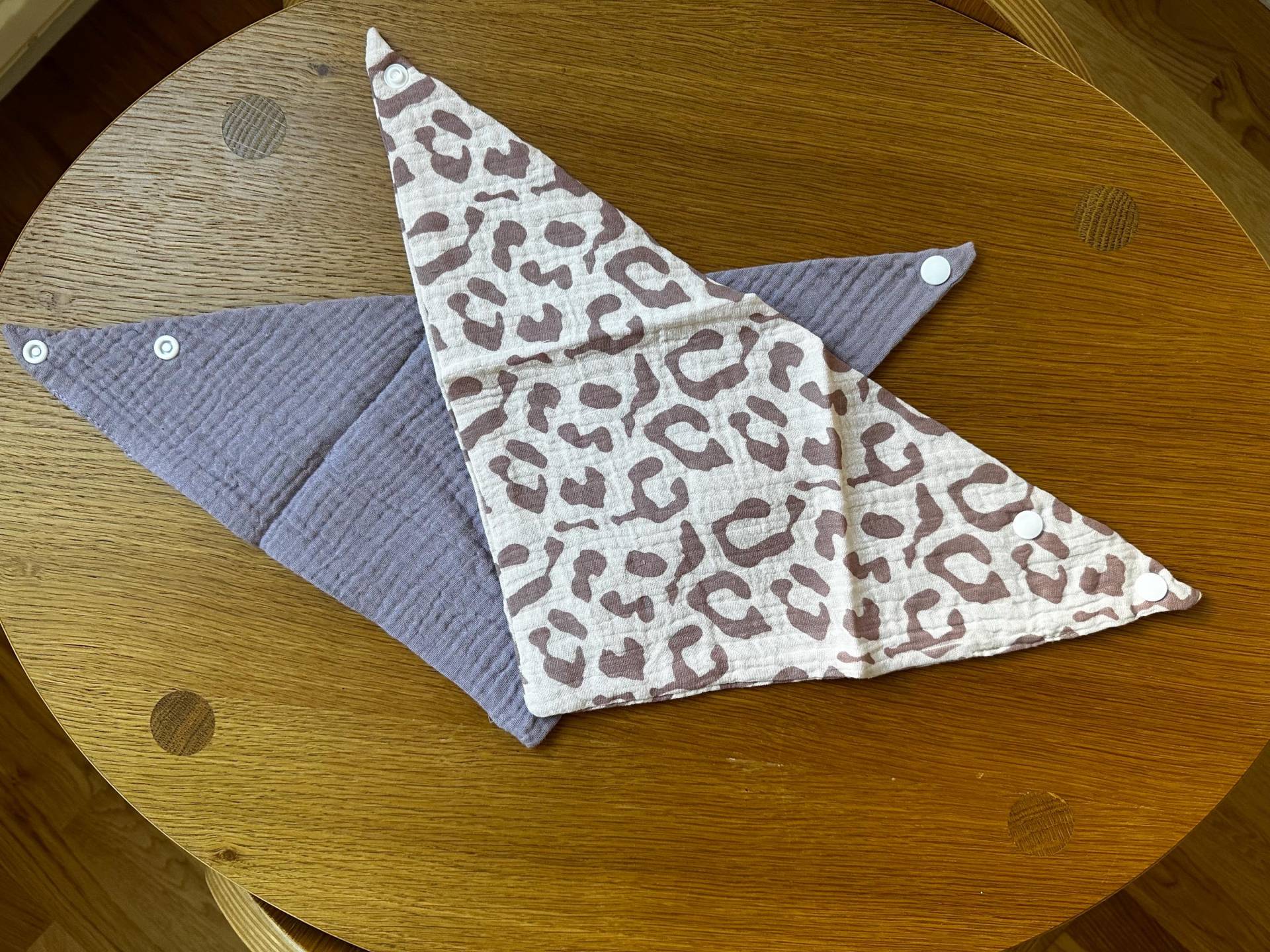 Personalisierte Dreieckstücher, Musselintuch Baby, Halstuch Dreieckstuch Babygeschenke, Baby Halstuch von Etsy - EmmaundAntonShop