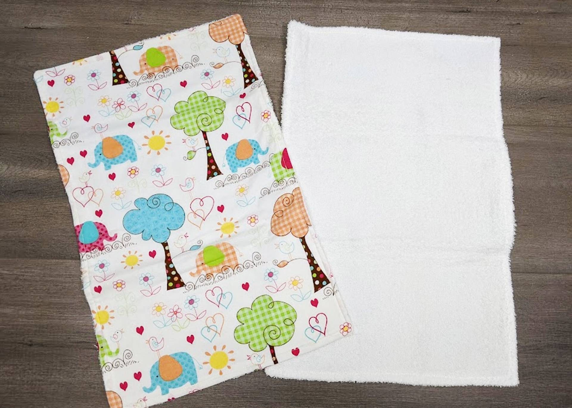 Fertig Zum Versand Leinen 2 Stück Set Neugeborenen Layette Baby Shower Geschenk Mädchen Themen Vögel Elefanten Herzen Blumen Frottee Tuch Fertig Zum Versand Leinen 2 Stück Set Neugeborenen Layette Baby Shower Geschenk Mädchen Themen Vögel Elefanten Herzen Blumen Frottee Tuch von Etsy - EmmerlusDesigns