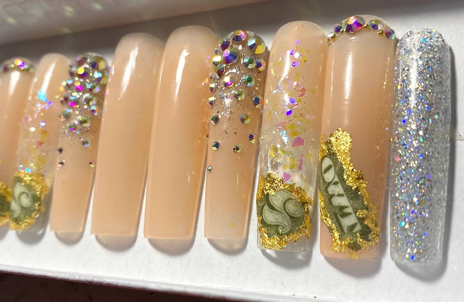 Gimmie Pesos | Drücken Sie Auf Die Nägel Geldnägel Schiere von Etsy - EmpressAllureNailz