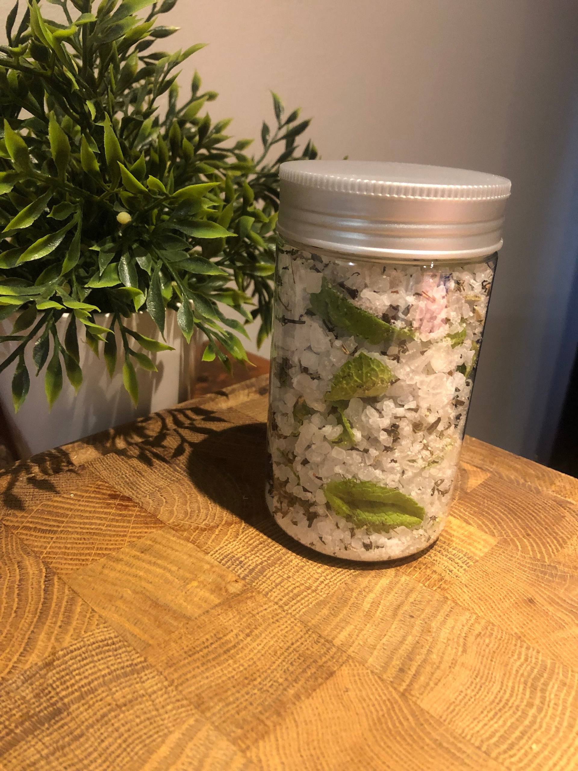 Badesalz | Aroma Minze Amotheraphy, Kräuter, Blumen Natürliches Badesalz Begünstigt Totes Meer Salz Duschgeschenke von Etsy - Engira