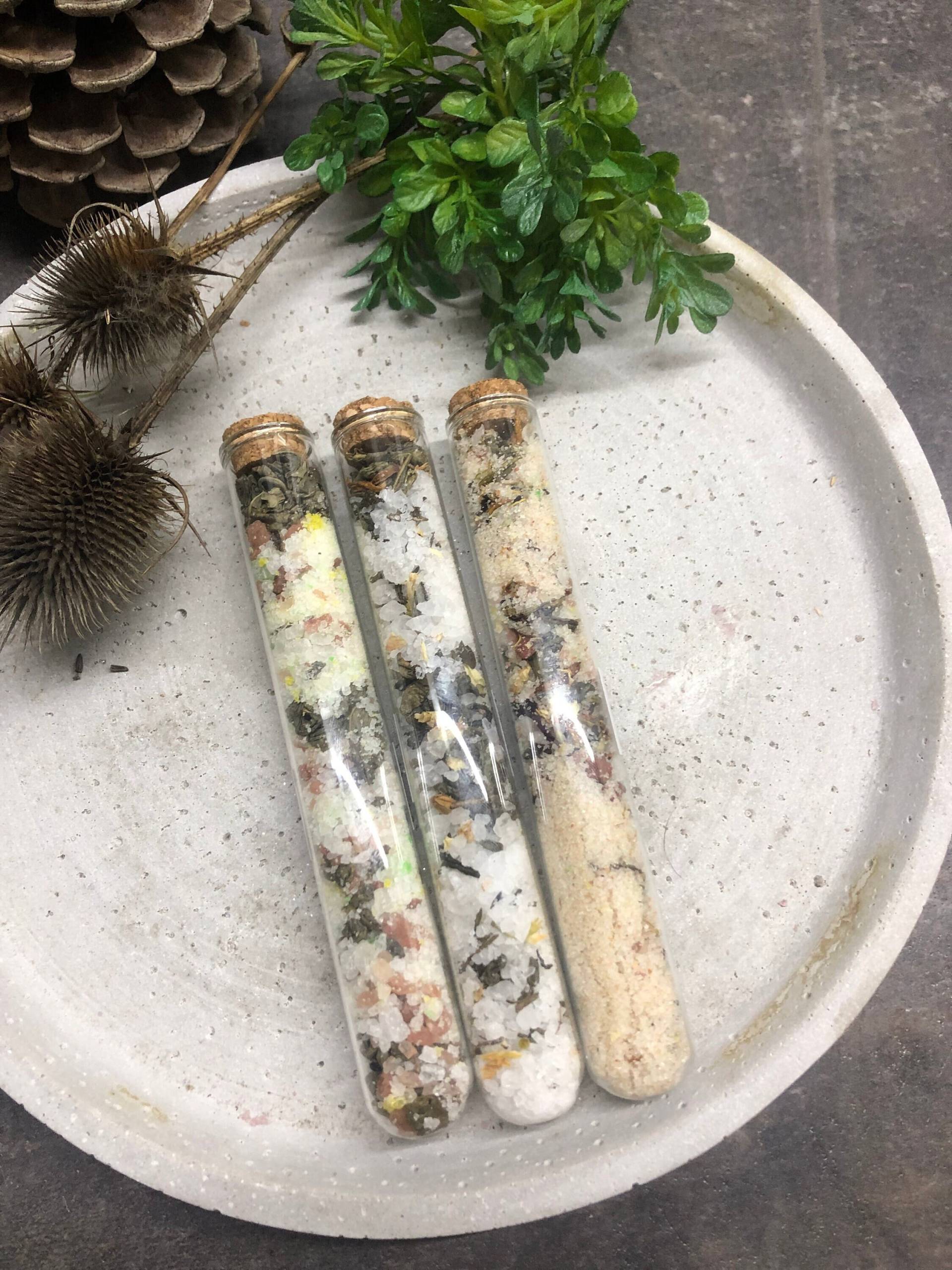 Natürliches Badesalz Im Glasfläschchen | Aromatherapie-Spa-Geschenk Hochzeit Oder Gastgeschenk Mini Entspannungsbad Natürliches Badesalz Im Glasfläschchen | Aromatherapie-Spa-Geschenk Hochzeit Oder Gastgeschenk Mini Entspannungsbad von Etsy - Engira