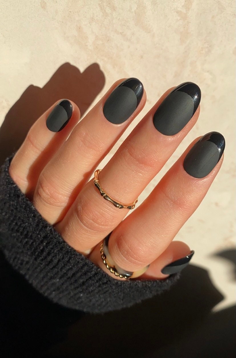 Mattschwarz Mit Glänzenden Spitzen Benutzerdefinierte Press On Nails | Halloween Luxus False Lange Mandel Stick Mattschwarz Mit Glänzenden Spitzen Benutzerdefinierte Press On Nails | Halloween Luxus False Lange Mandel Stick von Etsy - Enroutenails