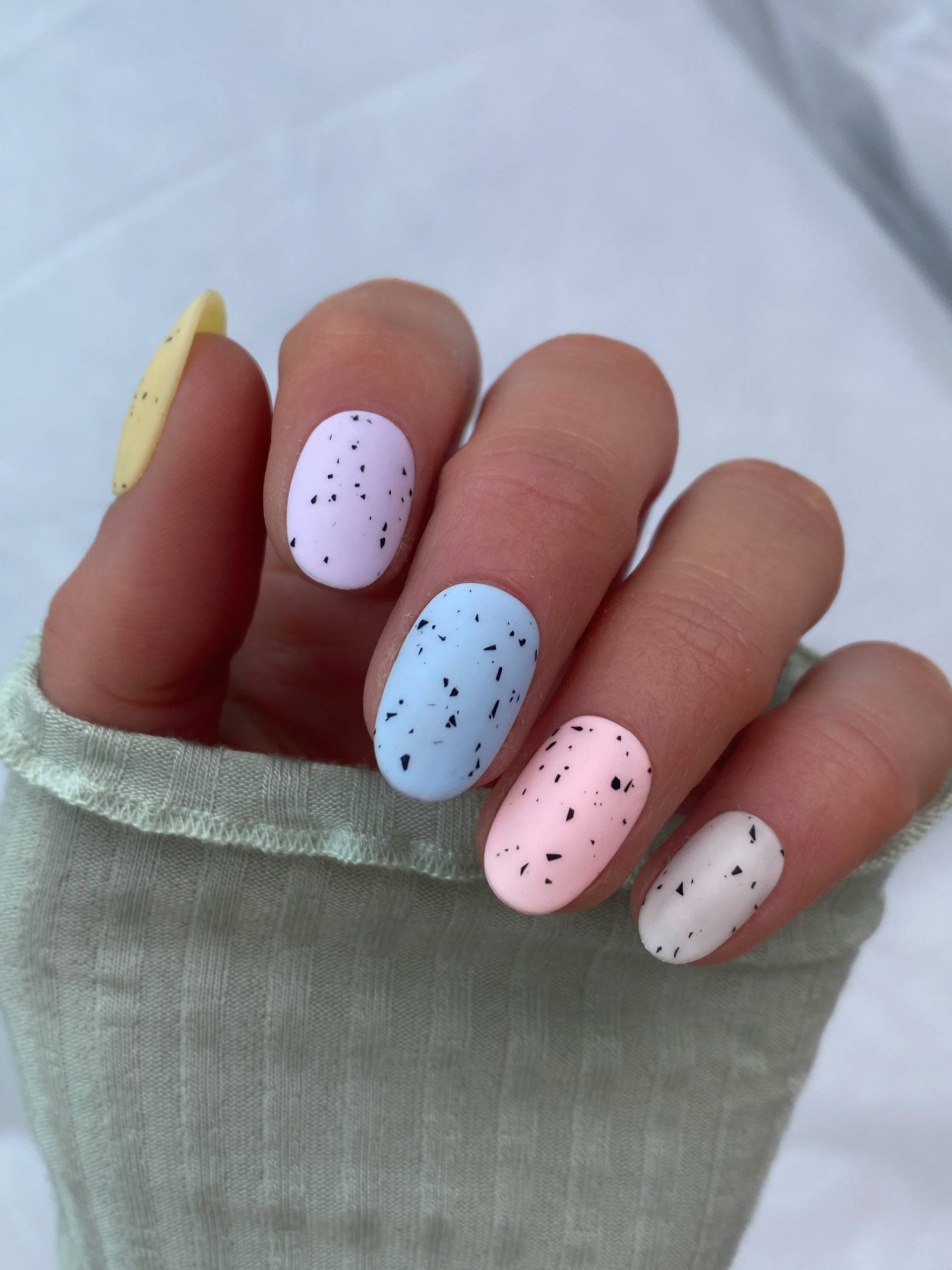 Mini Eier - Nach Wunsch Auf Nägel Drücken Mini Eier - Nach Wunsch Auf Nägel Drücken von Etsy - Enroutenails
