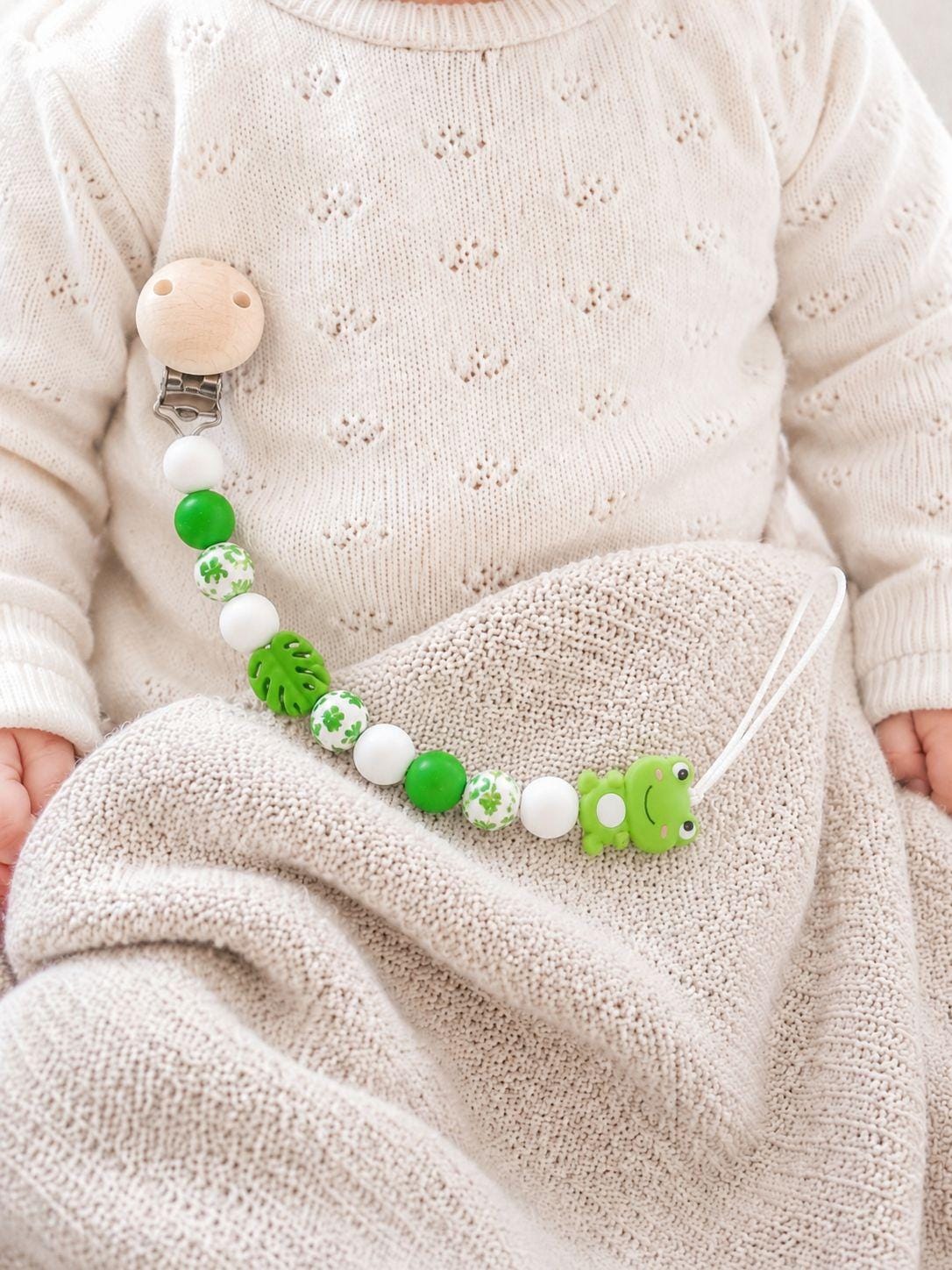 Personalisierte Schnullerkette Frosch | Baby Geschenk Zur Geburt Schnullerclip Aus Silikon Handmade Babyaccessoire Personalisierte Schnullerkette Frosch | Baby Geschenk Zur Geburt Schnullerclip Aus Silikon Handmade Babyaccessoire von Etsy - ErfolgMitStyle