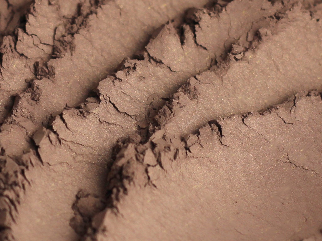 Braun Schimmernder Lidschatten - "Terra" Vegan Mineral Eyeshadow/ Eyeliner Net Wt 2G Braun Schimmernder Lidschatten - "Terra" Vegan Mineral Eyeshadow/ Eyeliner Net Wt 2G von Etsy - Etherealle