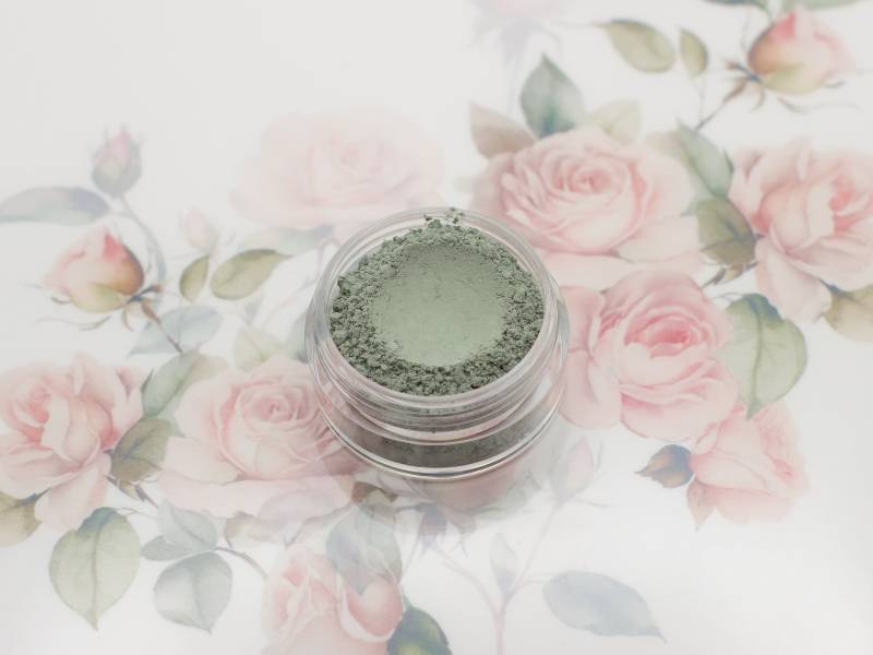 Matte Mint Green Eyeshadow Vegan Mineral Make-Up von Etsy - Etherealle