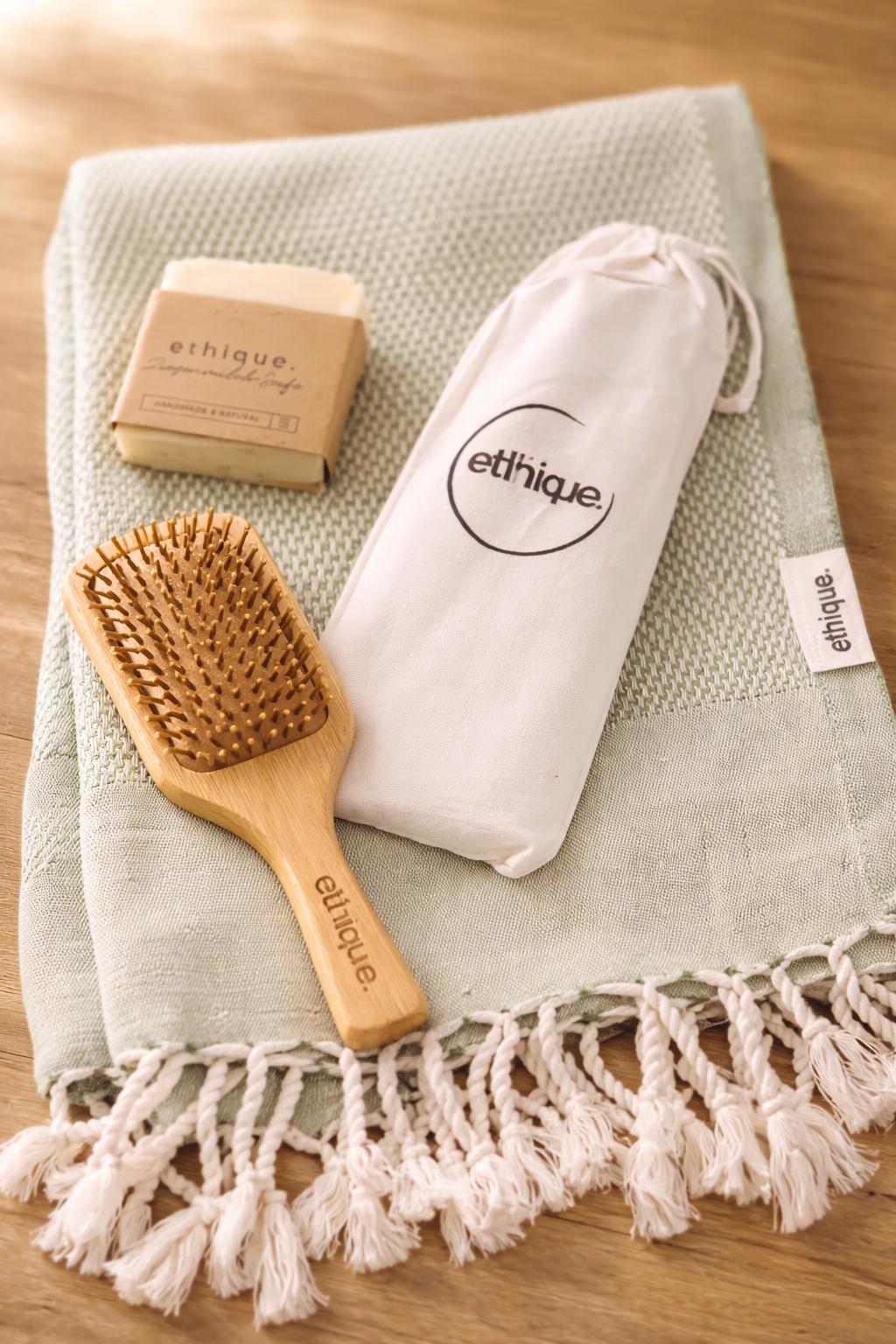 Turkish Towel Gift Set - 100x180 cm Cotton Pestemal Bamboo Brush Natural Soap Sustainable Spa Beach & Hamam Turkish Towel Gift Set - 100x180 cm Cotton Pestemal Bamboo Brush Natural Soap Sustainable Spa Beach & Hamam von Etsy - EthiqueDeutschland