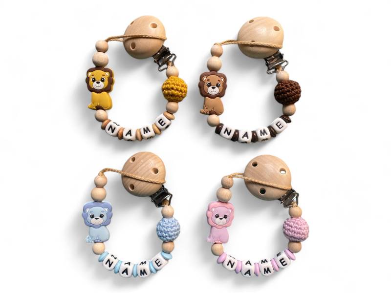 Nuckelkette Schnullerkette Löwe Mit Namen Und Häkelperle Nuckelkette Schnullerkette Löwe Mit Namen Und Häkelperle von Etsy - EulenshopVonBiene