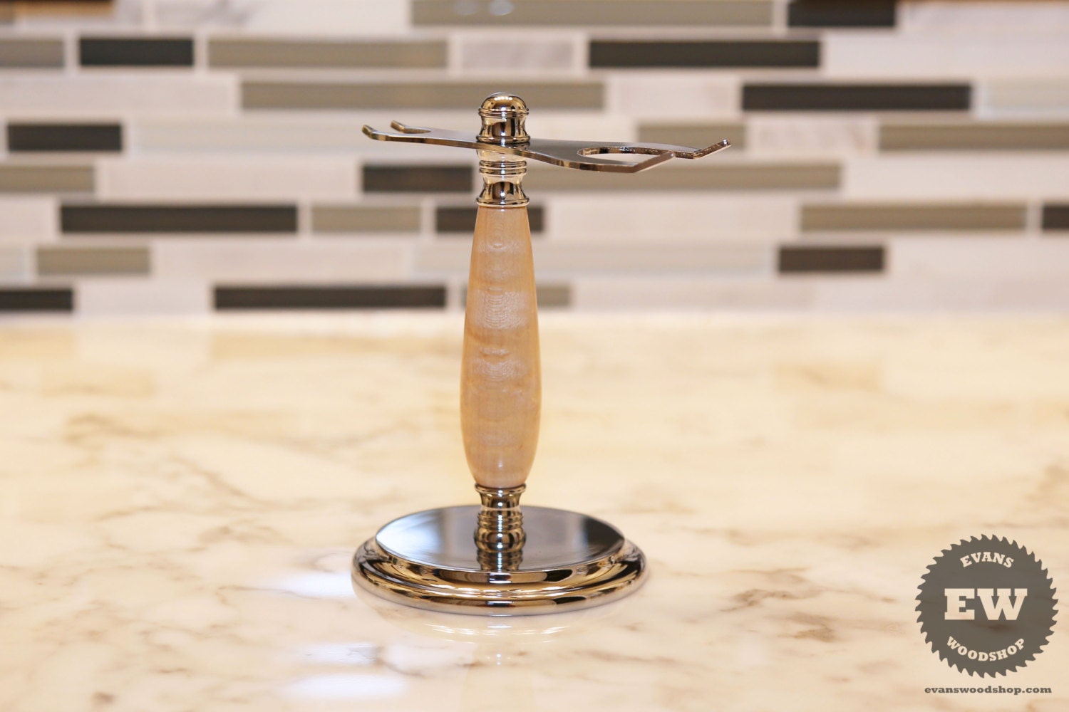 Handgemachte Rasieren Stand - Birdseye Maple Wood Rasierer Und Bürstenhalter Handgemachte Rasieren Stand - Birdseye Maple Wood Rasierer Und Bürstenhalter von Etsy - EvansWoodshopCo